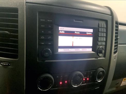 Used 2016 Mercedes-Benz Sprinter 2500 image 22