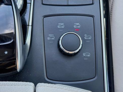 Used 2017 Mercedes-Benz GLS 550 4MATIC image 32