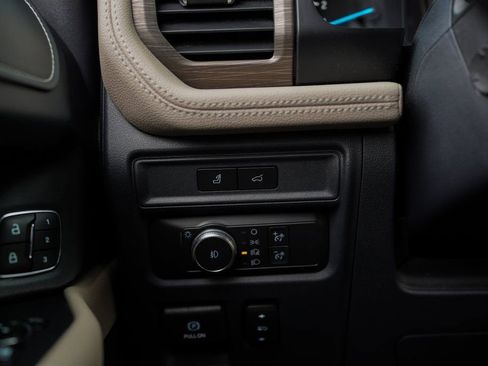 Used 2022 Ford Expedition Max Limited image 33