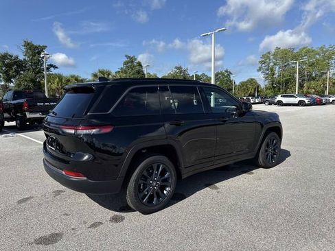 New 2026 Jeep Grand Cherokee Limited AWD/4WD image 3