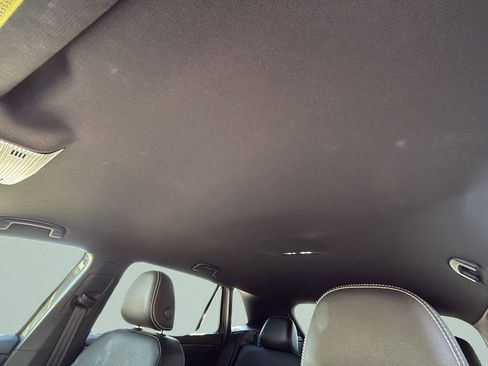 Certified 2025 Volkswagen Atlas Cross Sport SE image 18