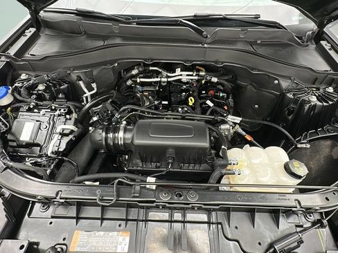 Used 2023 Ford Explorer XLT w/ Equipment Group 202A AWD/4WD image 23