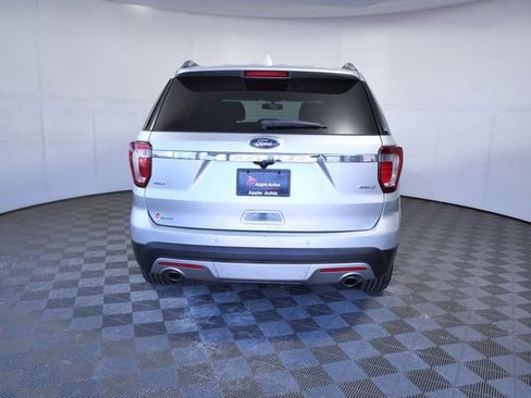 Used 2017 Ford Explorer XLT w/ Equipment Group 202A AWD/4WD image 7