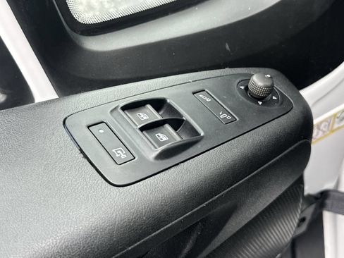 Used 2025 RAM ProMaster 2500 w/ Convenience Group FWD image 15