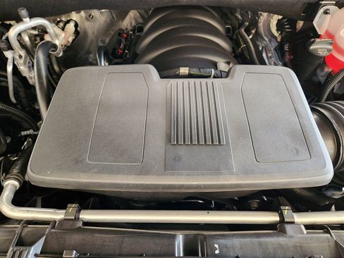 New 2025 Chevrolet Suburban Premier image 23