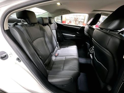 Used 2022 Lexus ES 300h w/ Accessory Package 2 image 19