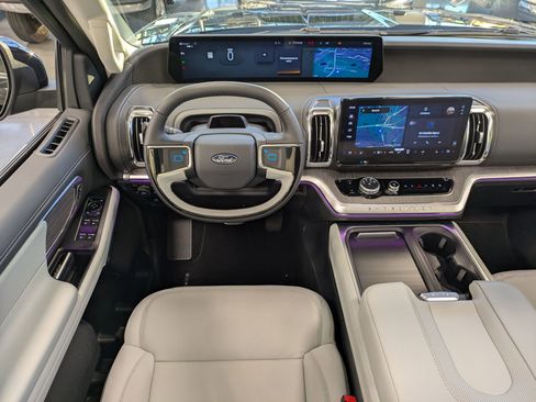 New 2025 Ford Expedition Platinum w/ Platinum Ultimate Package image 27