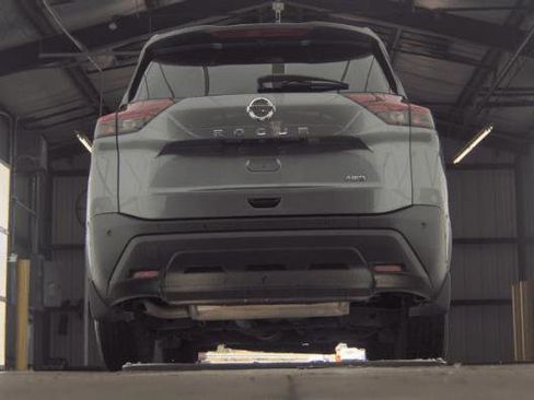 Used 2021 Nissan Rogue S AWD/4WD image 11