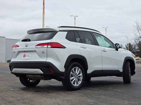 Used 2024 Toyota Corolla Cross LE image 24