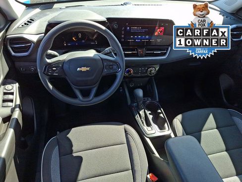 Used 2026 Chevrolet TrailBlazer LT FWD image 2