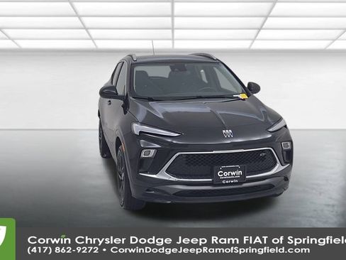 Used 2024 Buick Encore GX Sport Touring image 4