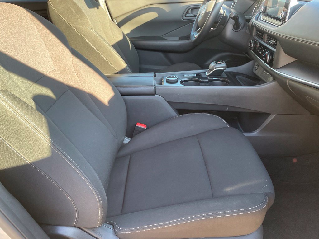 Used 2024 Nissan Rogue S AWD/4WD image 25