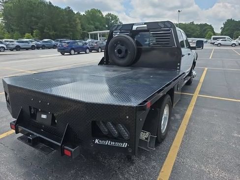 Used 2026 RAM 3500 Tradesman w/ Chrome Appearance Group AWD/4WD image 5