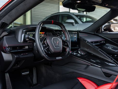 Used 2025 Chevrolet Corvette Z06 image 33