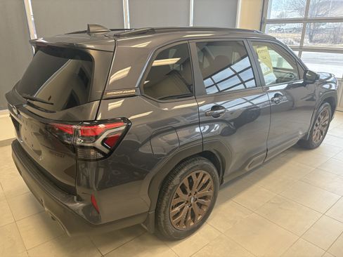 Used 2025 Subaru Forester Sport image 4