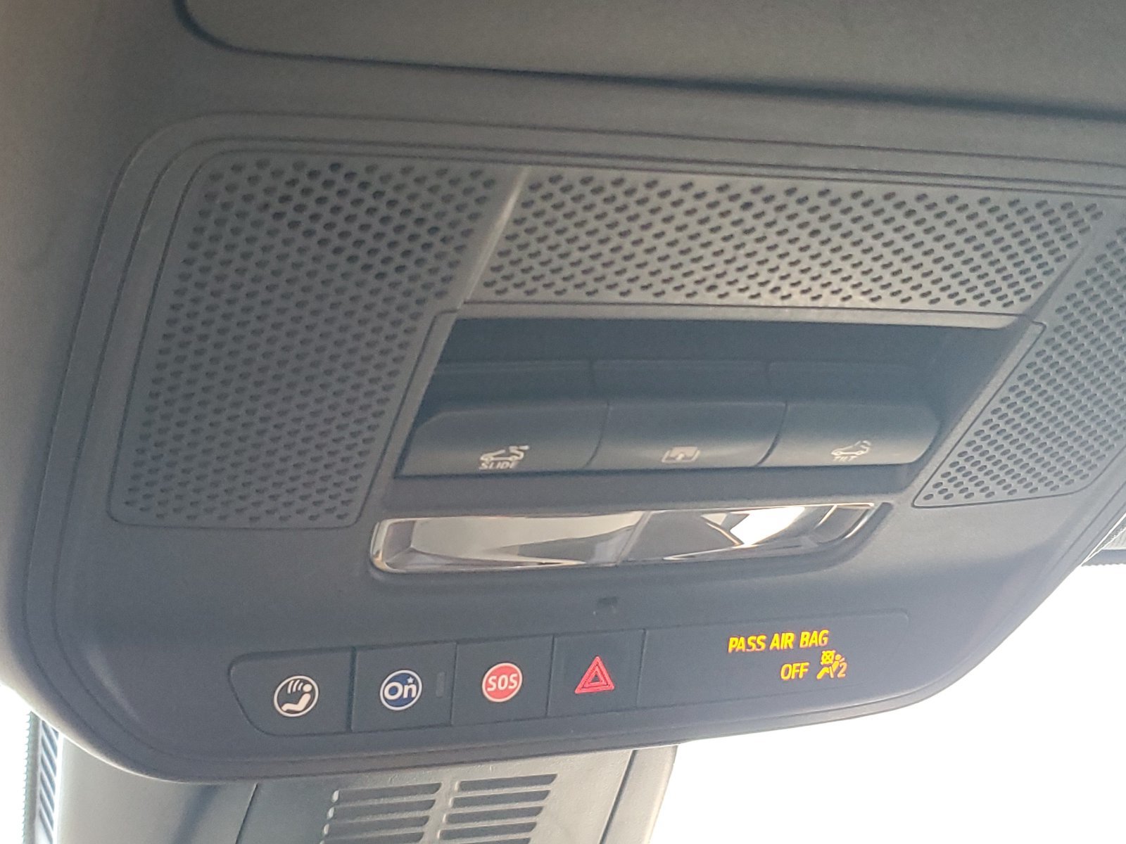 Used 2025 Chevrolet Equinox ACTIV w/ Safety and Technology Package AWD/4WD image 33