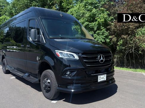 Used 2024 Mercedes-Benz Sprinter 3500 image 1