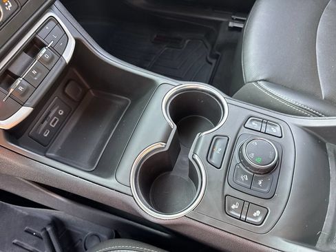 Used 2023 GMC Terrain SLT w/ Infotainment Package II AWD/4WD image 20