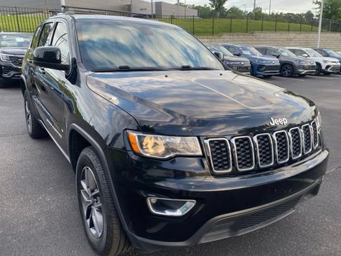 Used 2018 Jeep Grand Cherokee Laredo AWD/4WD image 1
