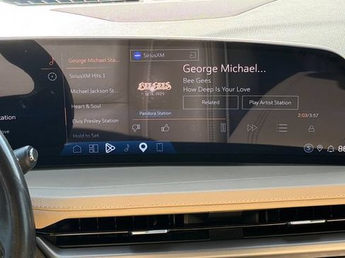 Used 2024 Cadillac XT4 Premium Luxury w/ Cold Weather Package FWD image 17