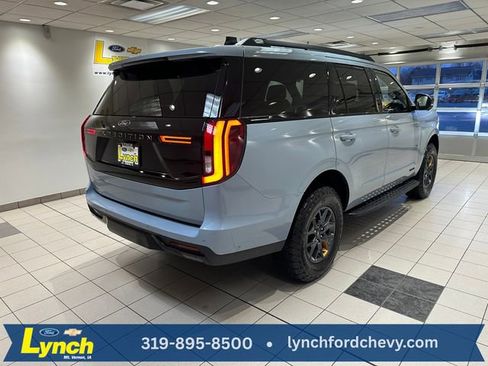 Used 2025 Ford Expedition Tremor image 30
