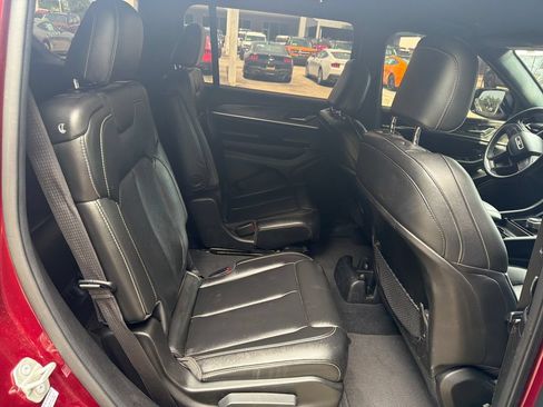 Used 2024 Jeep Grand Cherokee L Limited w/ Black Appearance Package RWD image 29
