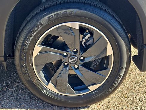 Used 2025 Nissan Rogue SV image 33