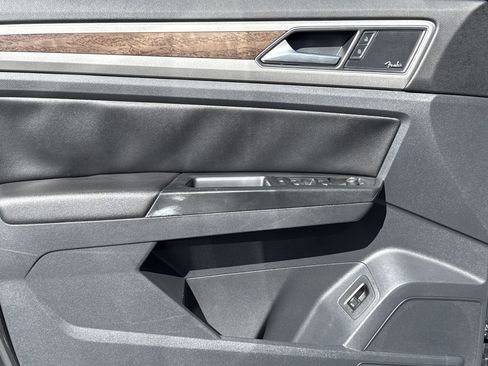 Used 2019 Volkswagen Atlas SEL Premium image 14