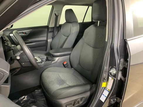 Used 2021 Toyota RAV4 XLE w/ Convenience Package AWD/4WD image 26