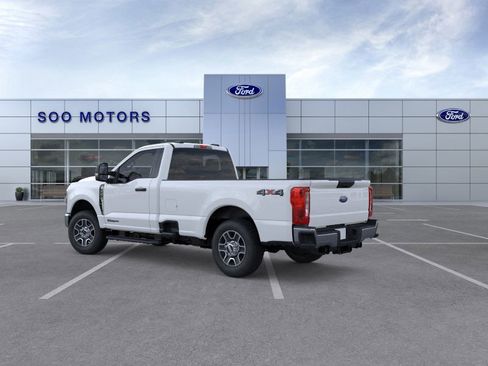 New 2025 Ford F250 XLT image 4