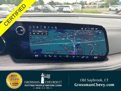 Used 2025 Chevrolet Tahoe Premier AWD/4WD image 3