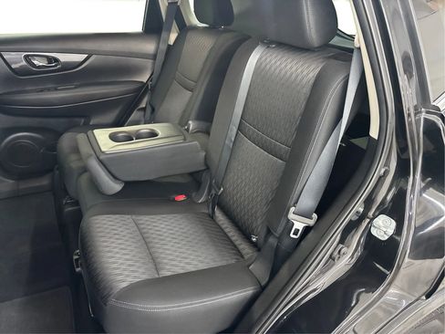 Used 2018 Nissan Rogue SV AWD/4WD image 14
