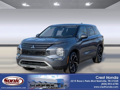 Used 2024 Mitsubishi Outlander SE image 1