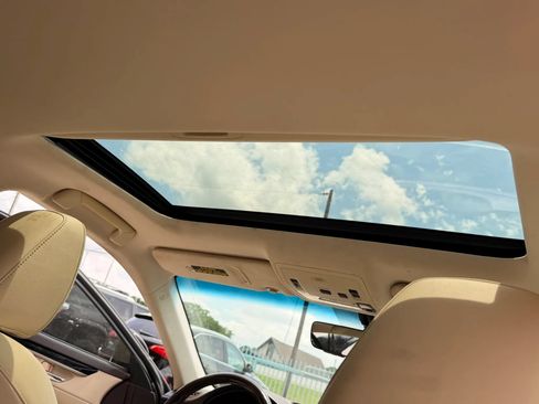 Used 2016 Lexus ES 350 w/ Accessory Package FWD image 17