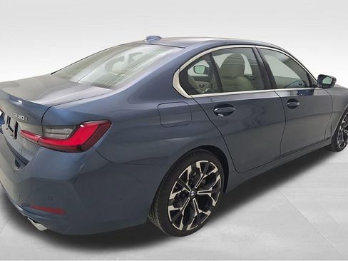 New 2026 BMW 330i xDrive Sedan w/ Convenience Package AWD/4WD image 9