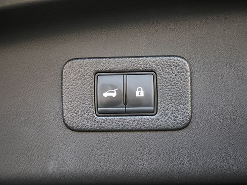 Used 2023 Nissan Armada SL w/ Captain's Chairs Package image 28