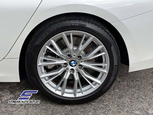 Used 2024 BMW 330i xDrive Sedan w/ Convenience Package image 9