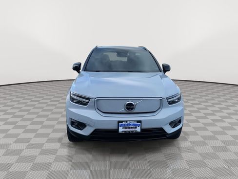 Used 2022 Volvo XC40 P8 Recharge Plus image 2