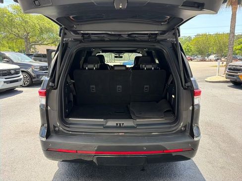 Used 2023 Lincoln Navigator Reserve AWD/4WD image 10