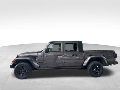 Used 2021 Jeep Gladiator Sport image 2