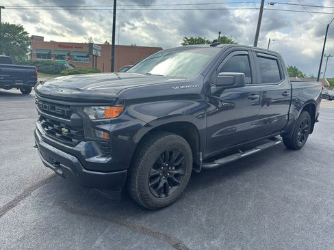 Used 2023 Chevrolet Silverado 1500 Custom image 6