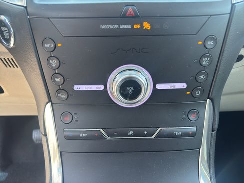 Used 2020 Ford Edge Titanium FWD image 15