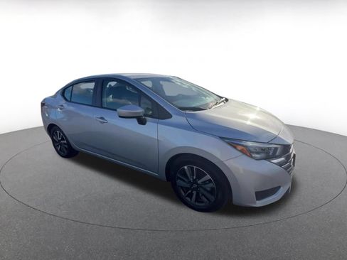 Used 2025 Nissan Versa SV FWD image 2