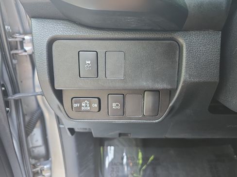 Used 2020 Toyota Tacoma SR w/ SR Convenience Package RWD image 27