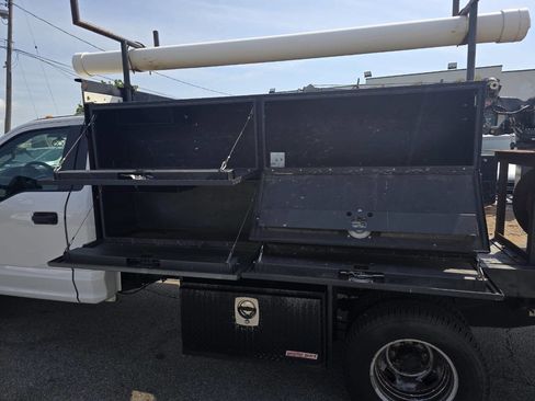 Used 2018 Ford F350 XL w/ Power Equipment Group RWD image 9