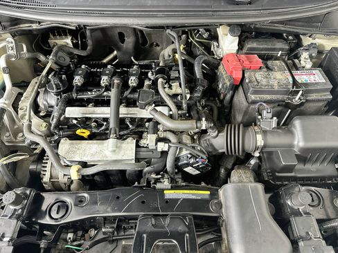 Used 2025 Nissan Versa SV FWD image 31