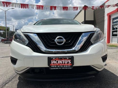 Used 2018 Nissan Murano S FWD image 2