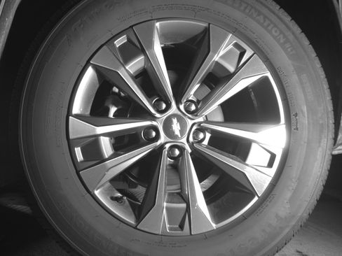 Used 2025 Chevrolet Equinox LT FWD image 14