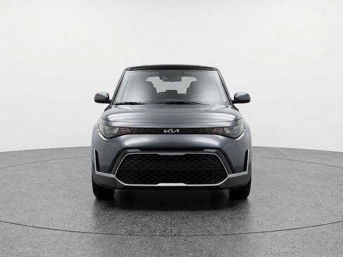 Used 2025 Kia Soul LX w/ LX Technology Package image 2