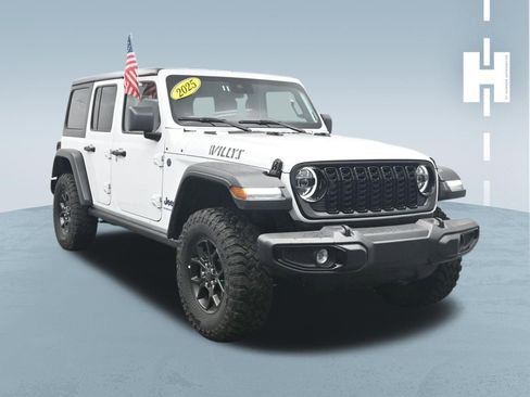 Used 2025 Jeep Wrangler Willys image 3